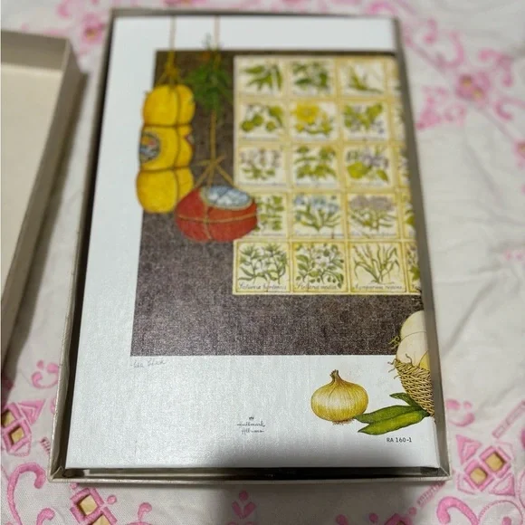 Vintage Hallmark Yellow and Green Recipe Book - Picture 3 of 9